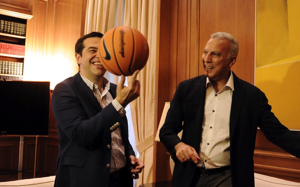 PM goes man to man with basketball legend at Maximos Mansion