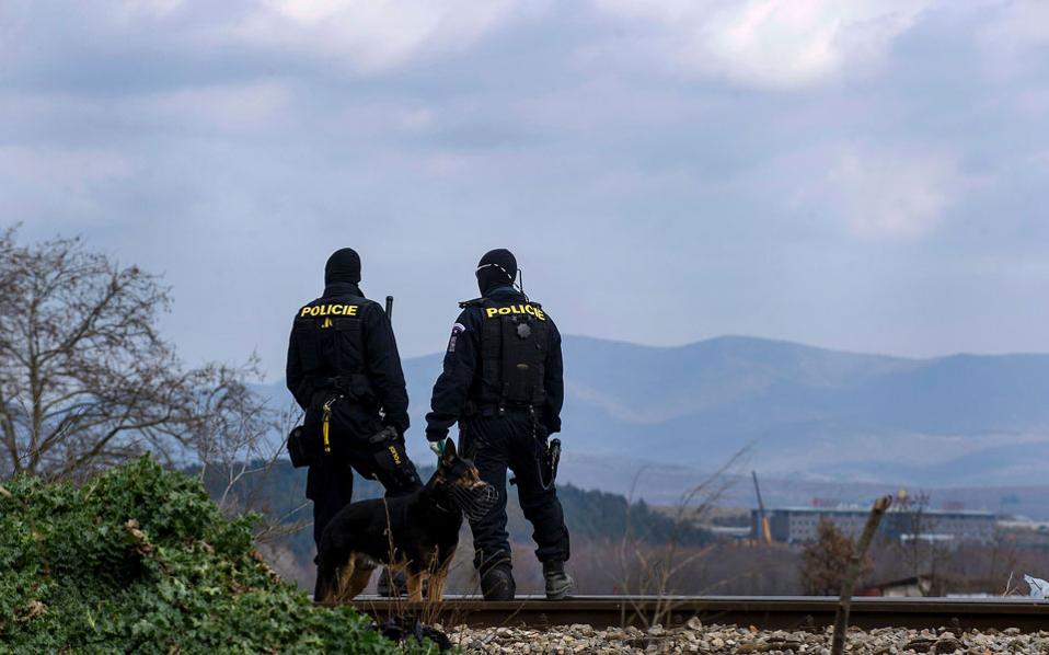 FYROM police find 96 migrants in truck near Greek border