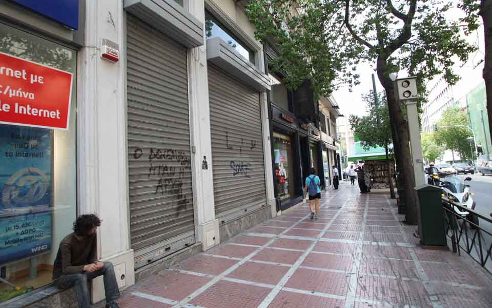 Thousands of enterprises forced to shut down by tax, social security hikes
