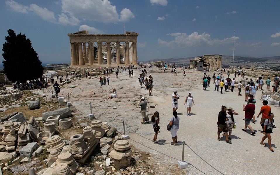 Acropolis restorers to bolster west side of Parthenon