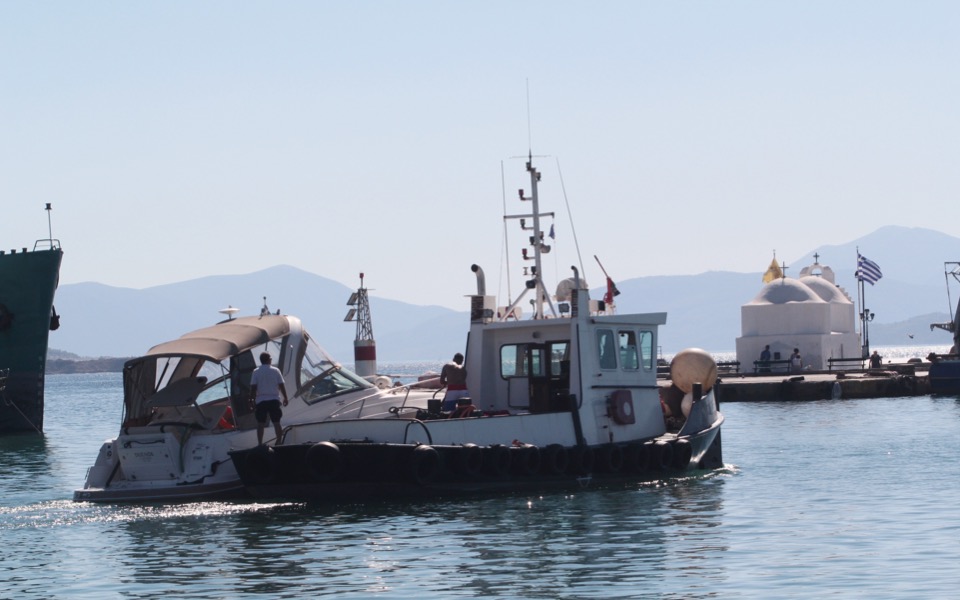 Diver describes rescue efforts at the scene of fatal Aegina boat collision