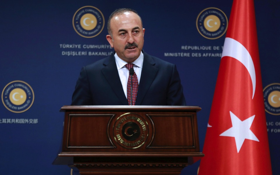 Turk FM: No refugee deal without visa liberalization