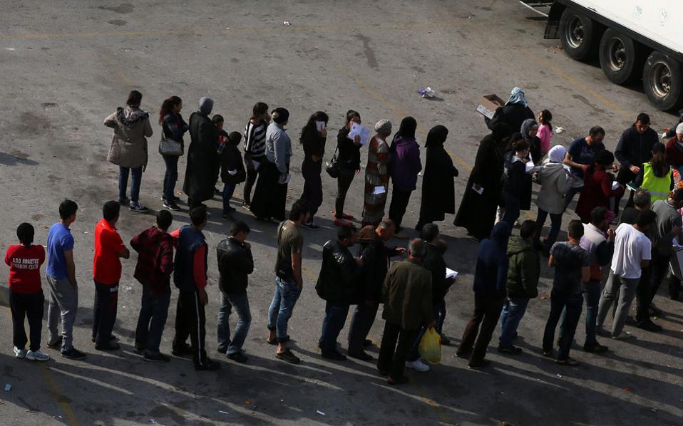 Thousands of migrants return home through IOM program