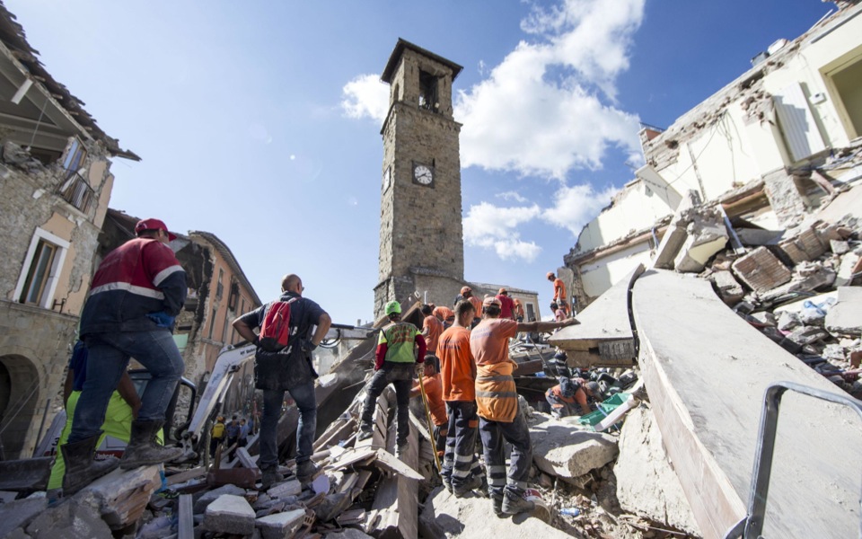 Greece ready to help Italy after quake