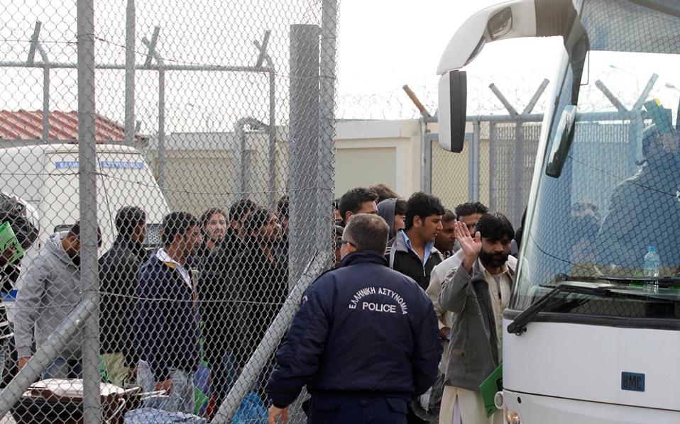 New migrant center to open near Thiva as Cretan authorities protest plans for four local camps