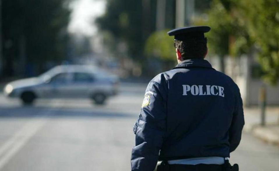 Foreign national arrested in Voula for financial fraud in France