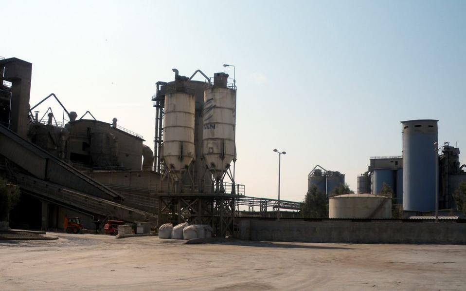 Greek corporate Titan Cement bonds sold at 3.50 percent