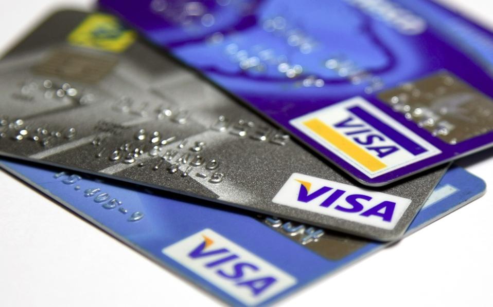 Man arrested in credit card scam