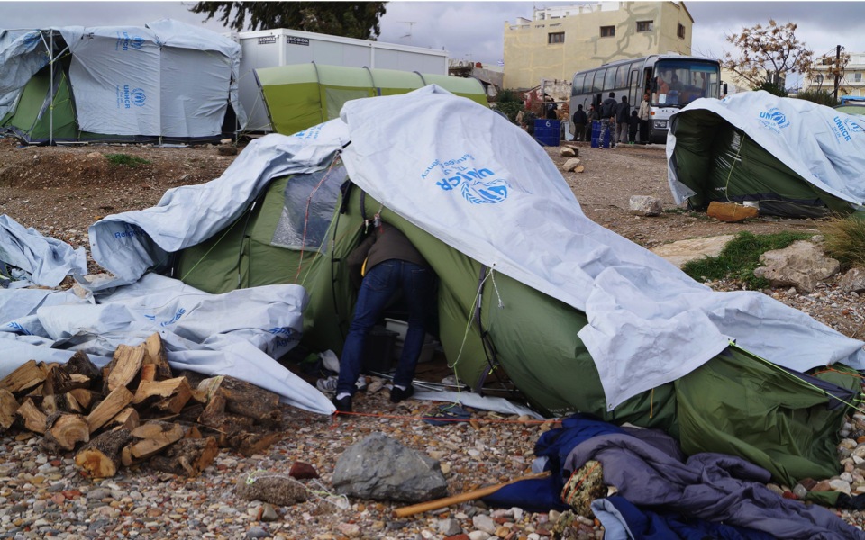 Migrant dies of hypothermia as gov’t tries to improve camps