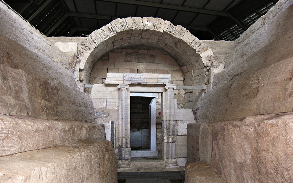 Macedonian-era tomb opens to the public in Thessaloniki