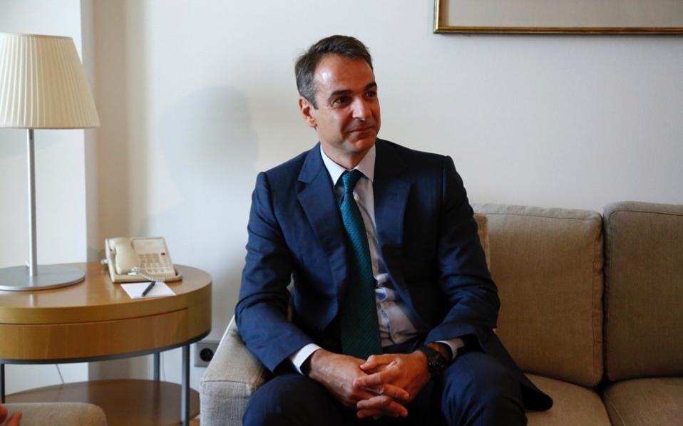 Mitsotakis pledges tax cuts for businesses, self-employed
