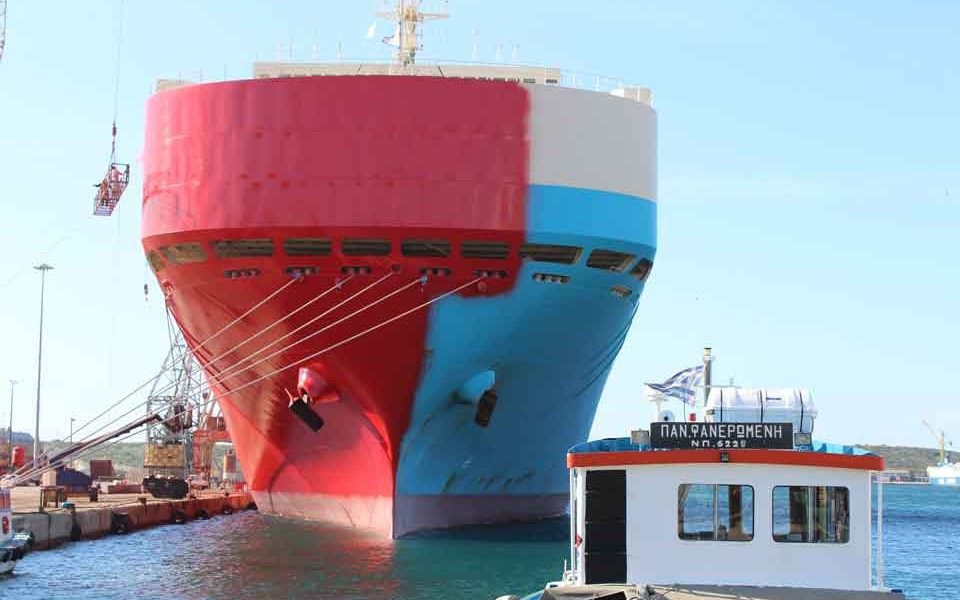 Cosco to bring huge floating docks to Piraeus ship repair zone