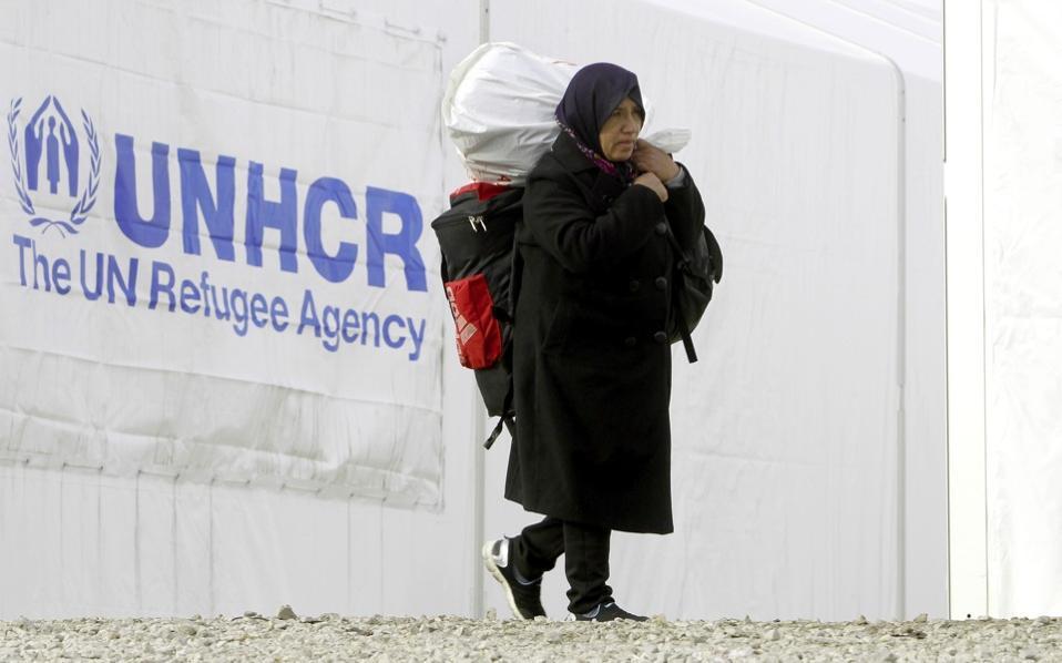 UNHCR helping migrants living outside state facilities