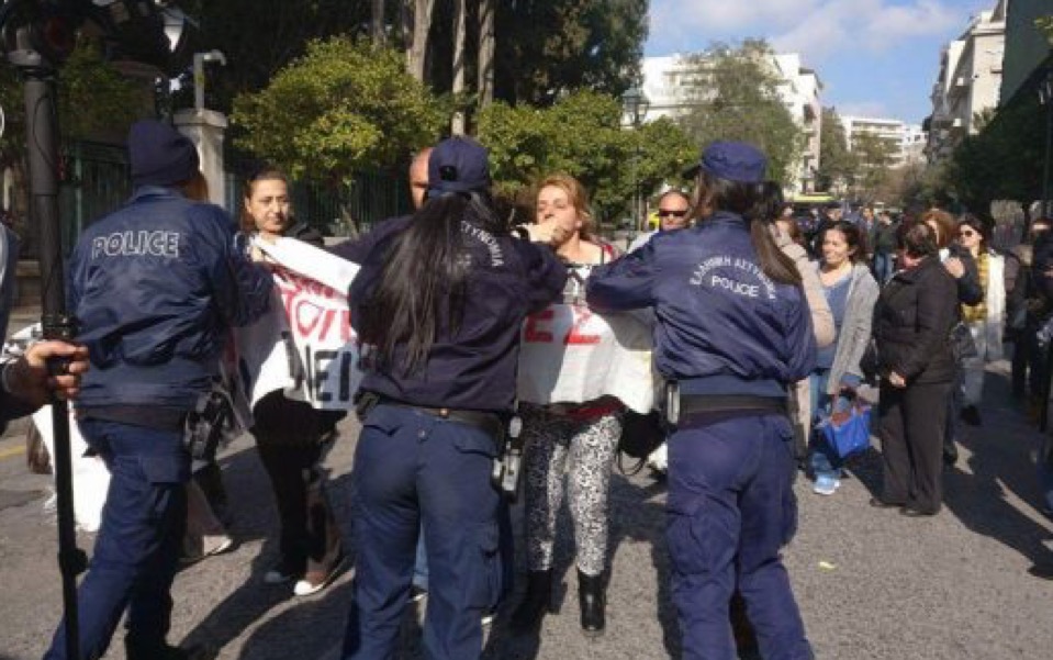Police prevent protesting cleaners from reaching PM’s office