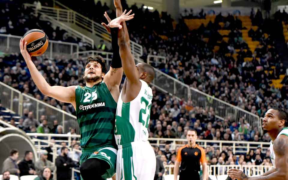 Reds lose in Istanbul, Greens sweat to beat Unics