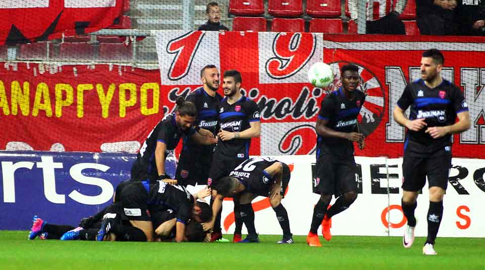 Panionios stuns Olympiakos to cut further the distance from the top