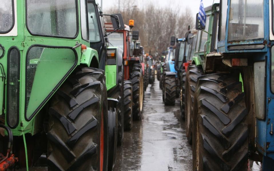 Farmers to drive dozens of tractors into Thessaloniki