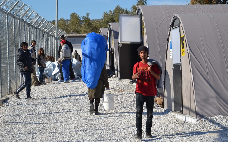 Lesvos doctors accuse NGOs of failing to care for refugees
