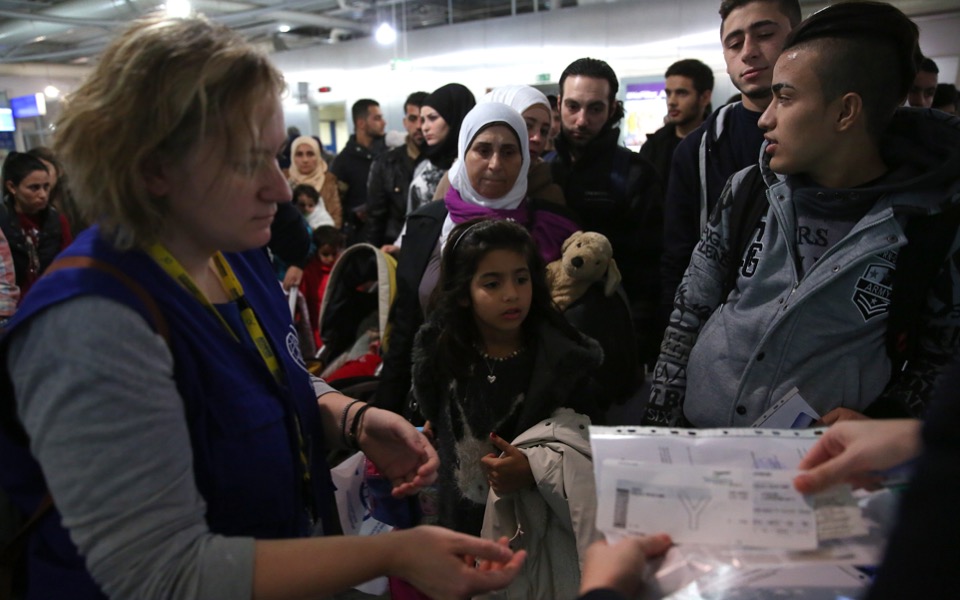 Commission calls for faster pace in refugee relocations