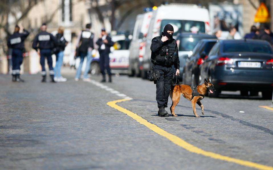 Citizens’ protection minister: French authorities say IMF parcel bomb sent from Greece