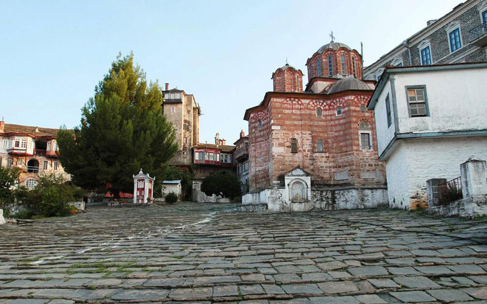 Court acquits all defendants in Vatopedi Monastery land swap trial