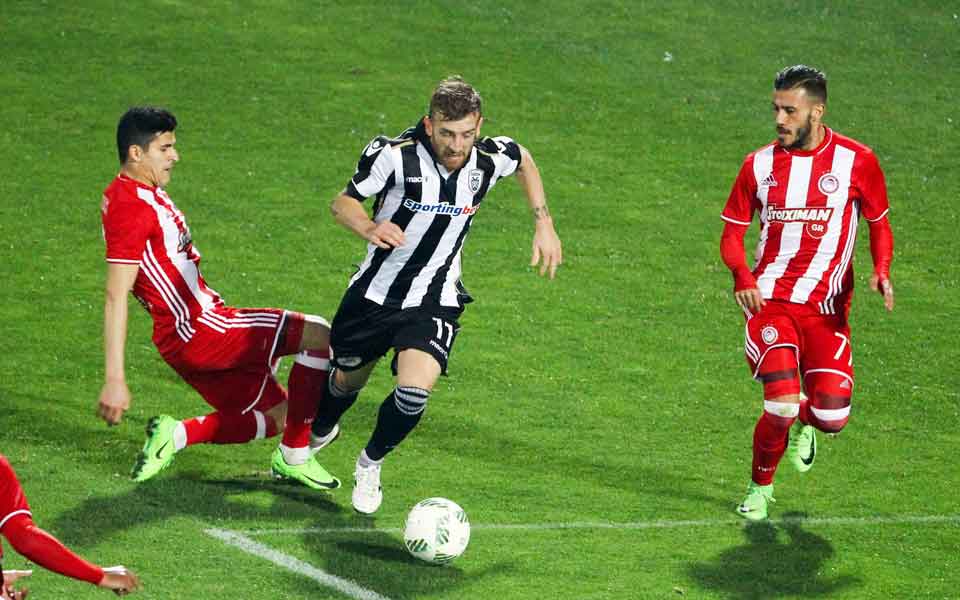 PAOK beats Olympiakos to bring fresh interest into Super League
