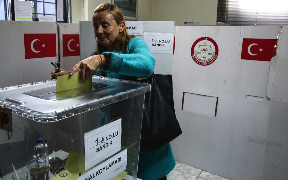 Ballots open for Greece-based Turks