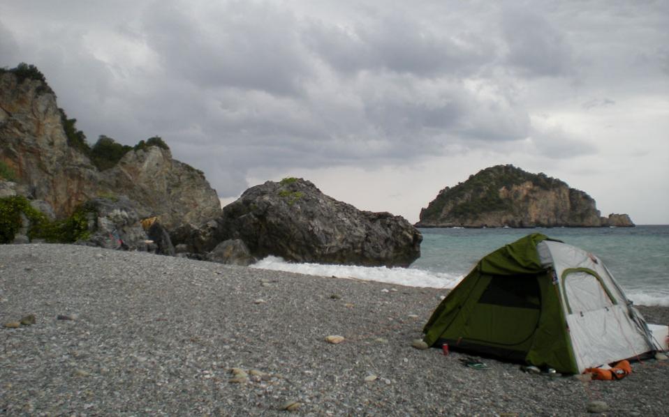 Greek MPs seek to legalize free camping