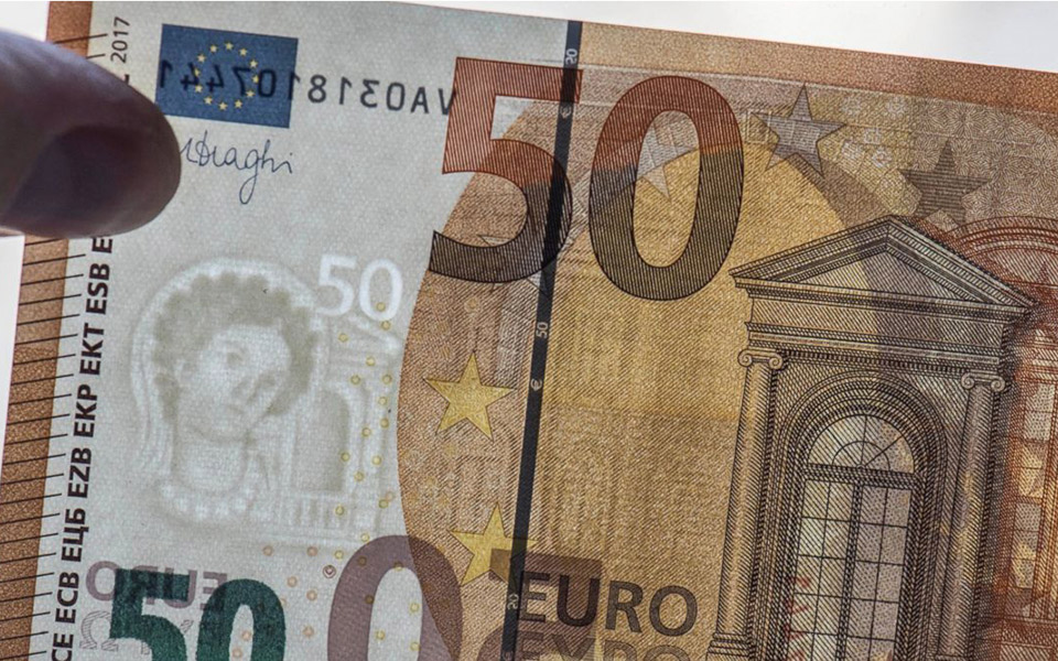 New 50-euro note goes into circulation in Europe