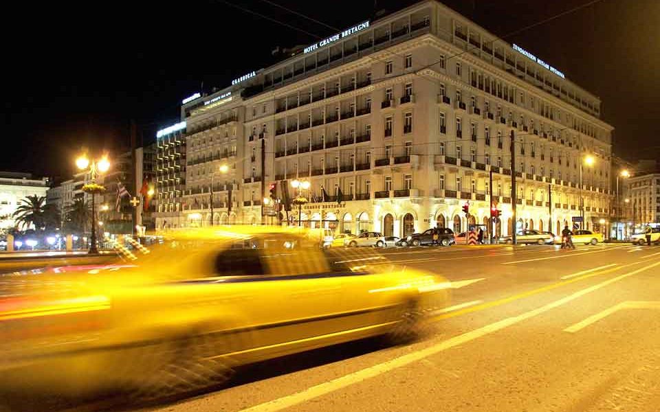 Athens hotel staff bonus totals €1 mln