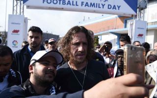 Barca legend Puyol meets refugees in Greece ahead of El Clasico