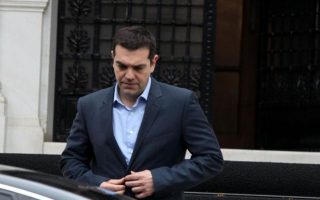 Tsipras congratulates Macron on first-round victory