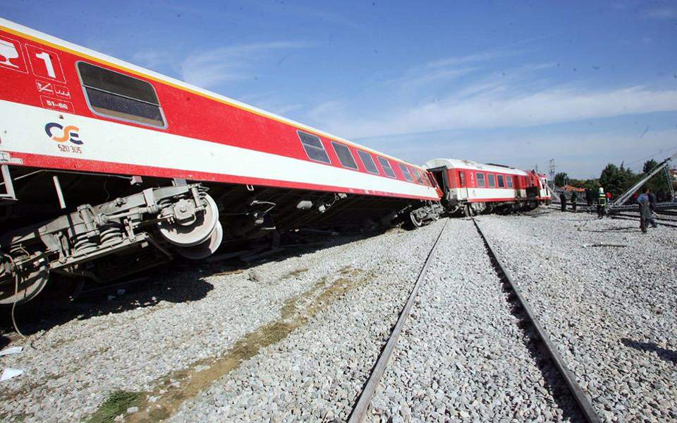 Train derails in central Greece, no injuries