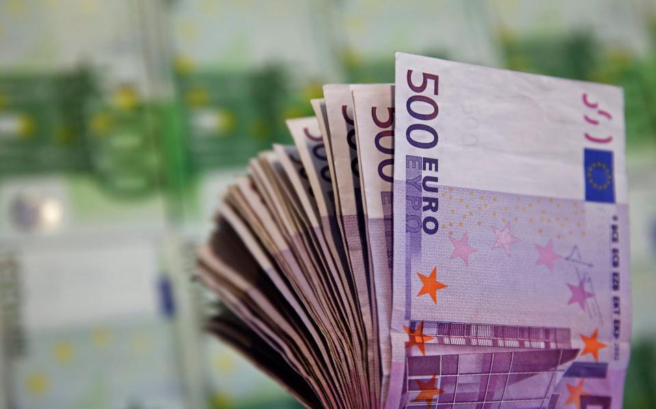 Greece sells three-month T-bills, yield drops to 1.95 pct