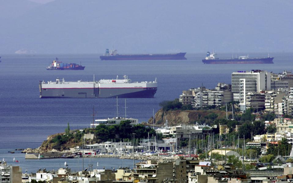 Greek shipping companies would consider moving out, study finds
