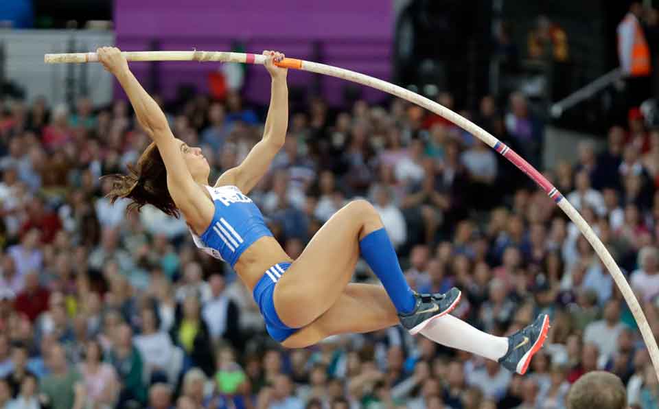 Stefanidi vaults to the top of the Worlds