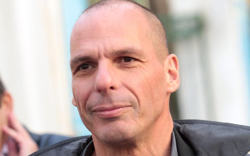 Varoufakis slams Tsipras in interview with German newspaper