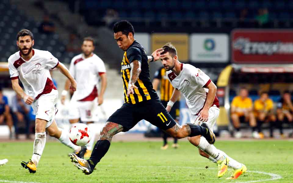 AEK joins Olympiakos and Panionios on top of Super League
