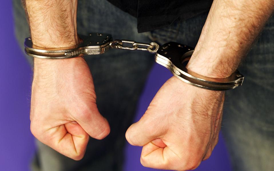 Man arrested for falsifying robbery to evade gambling debts