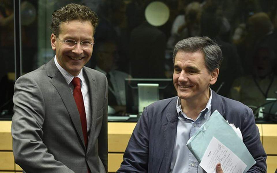 Tsakalotos to meet eurozone chief in Athens