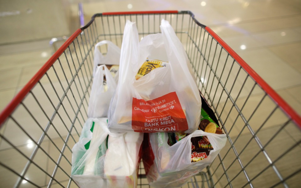 Decade-long war on plastic bags fails to yield results