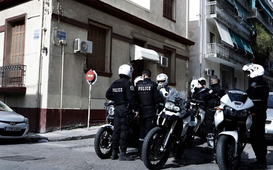 DIAS arrest armed robber in central Athens
