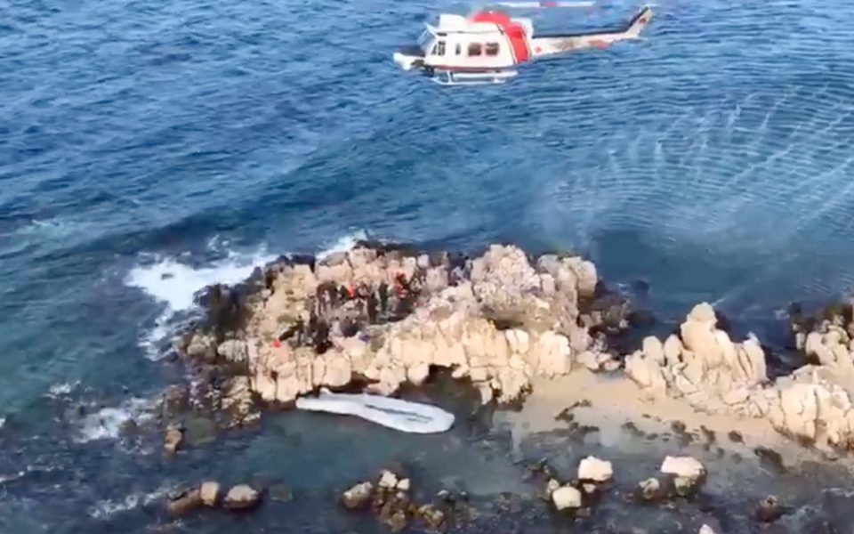 Turkish coast guard in dramatic rescue of stranded migrants