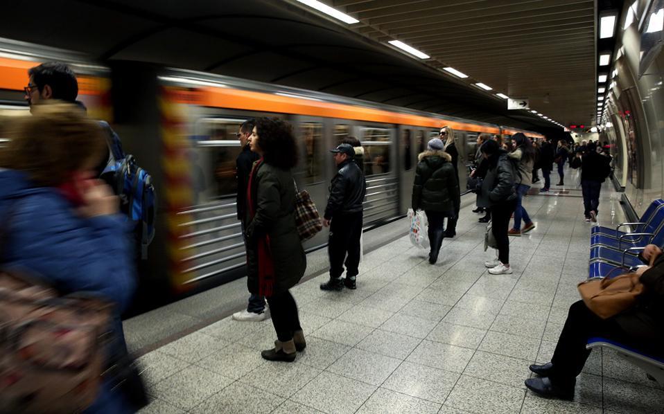 Police to replace security guards at Athens metro and ISAP
