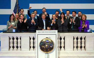 Greek FinMin rings NYSE closing bell