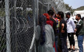Moria close to 7,500 mark as ministry vows transfers