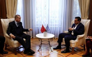 Tsipras congratulates Erdogan, calls for release of Greek soldiers