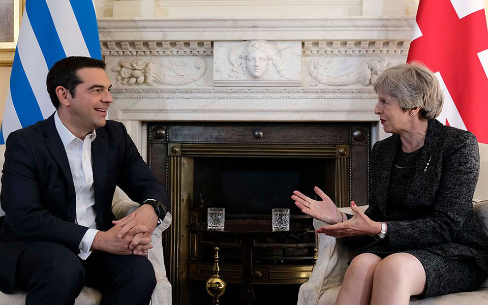 Britain to provide Greece with more support over refugee crisis
