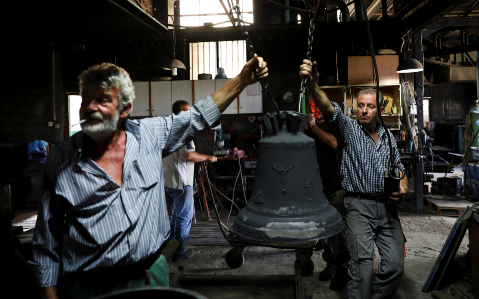 Greece’s last bellfounders keep time-honored craft alive