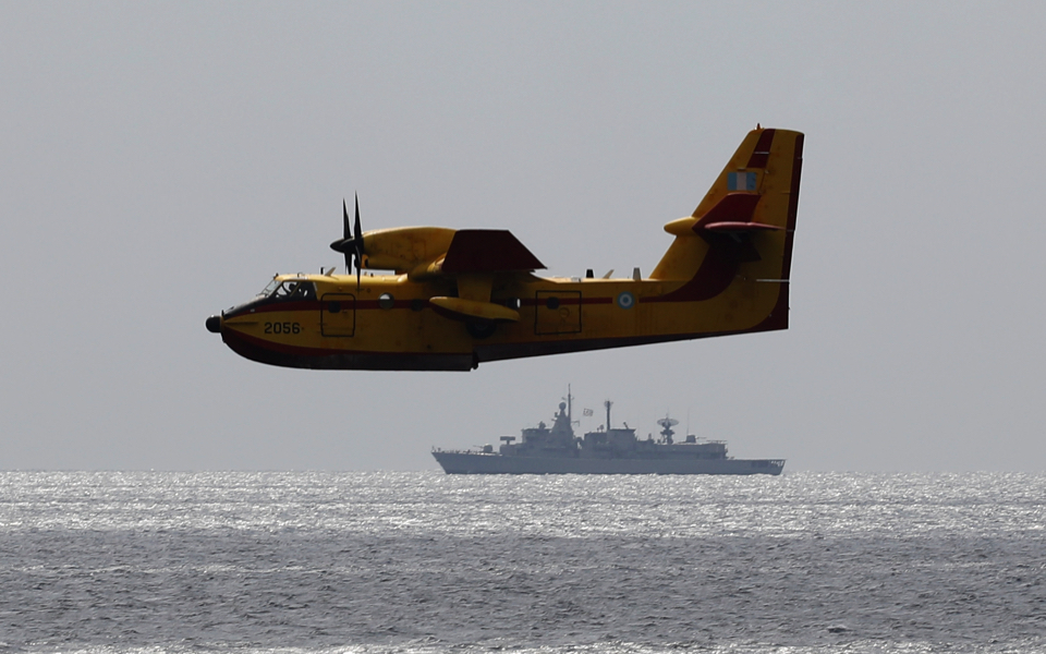 Italy offers water-dropping aircraft to Greece